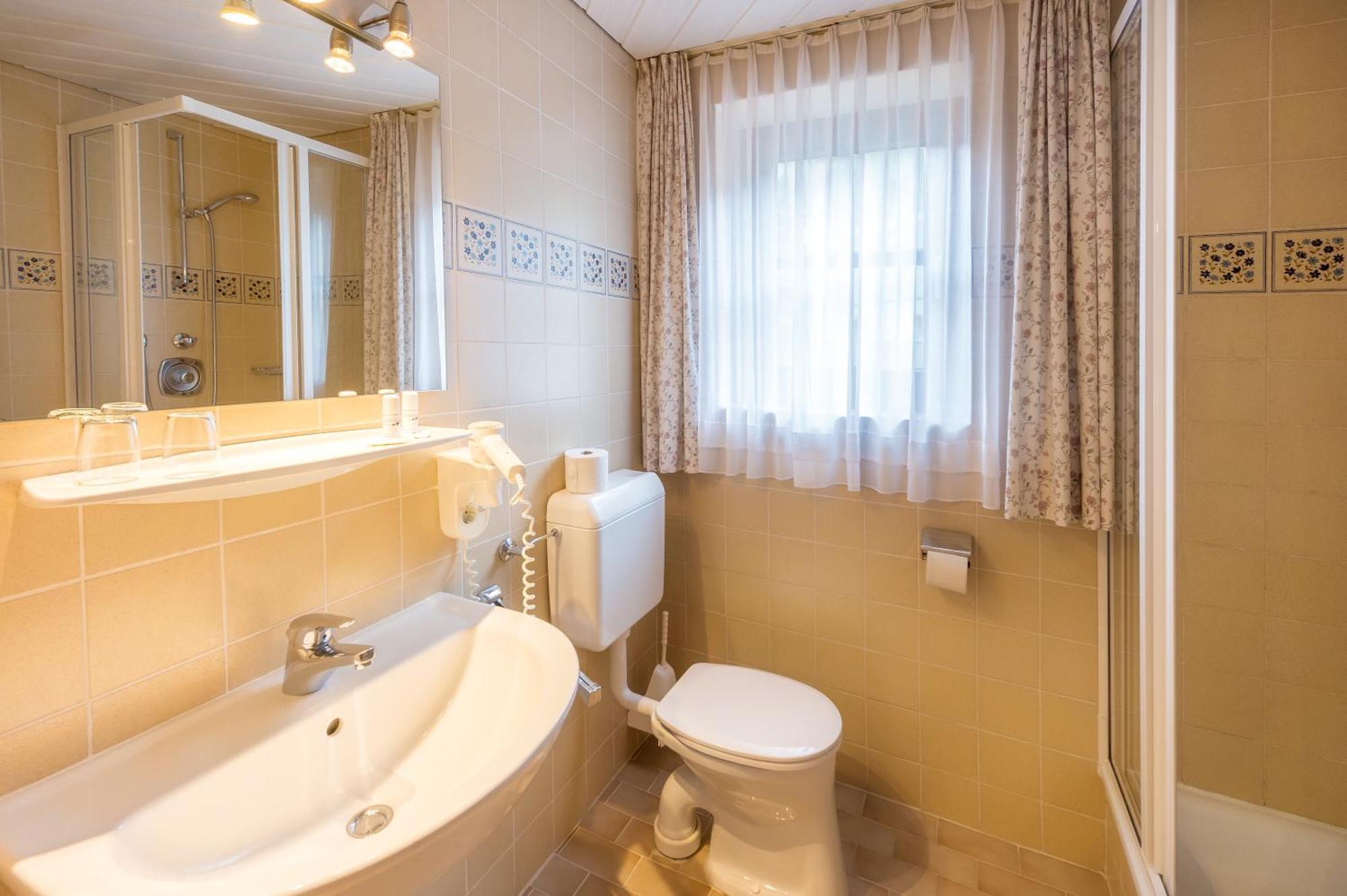 Landhotel Almroesl Im Grossarltal Hüttschlag Rum bild
