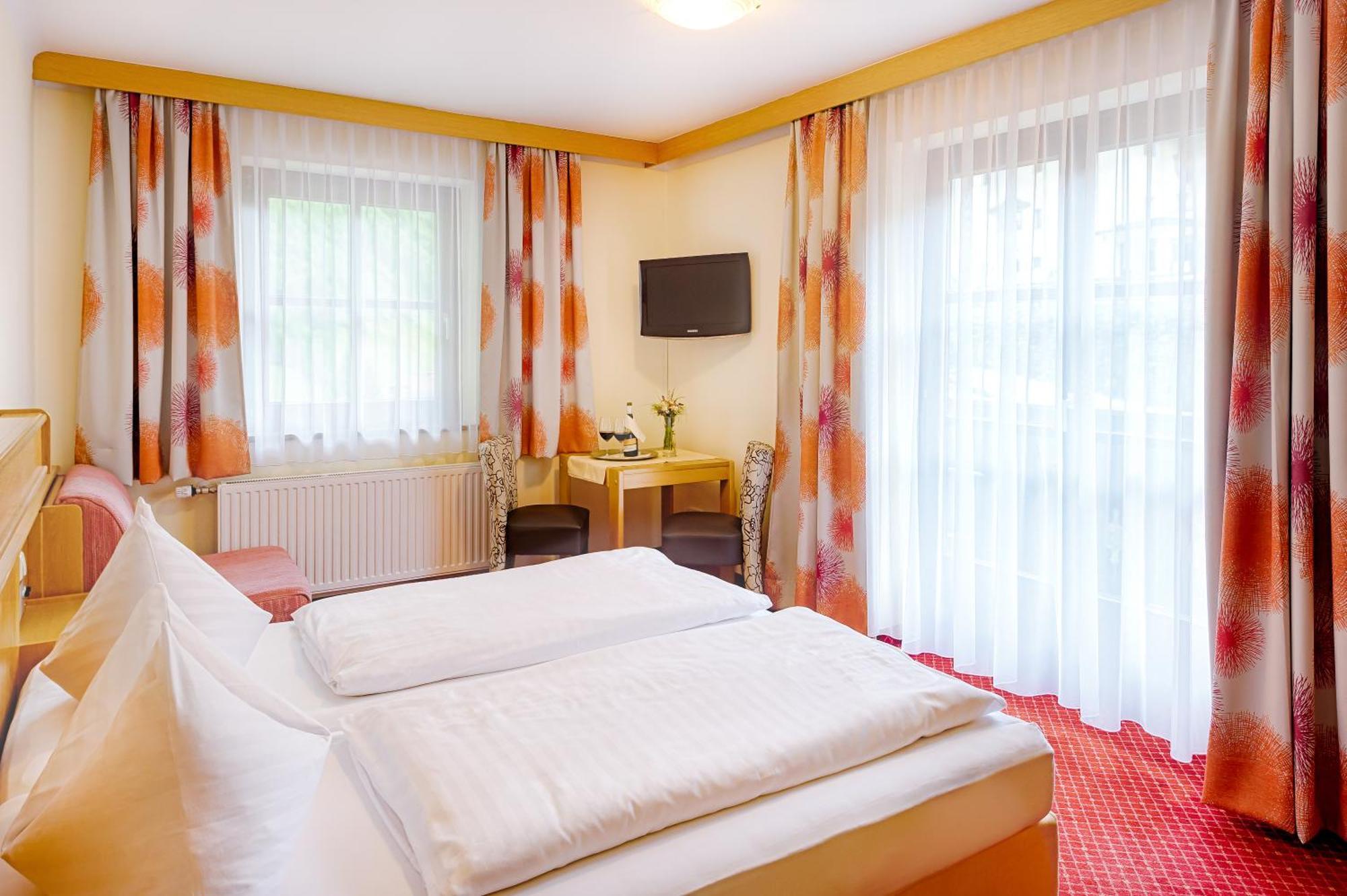 Landhotel Almroesl Im Grossarltal Hüttschlag Exteriör bild